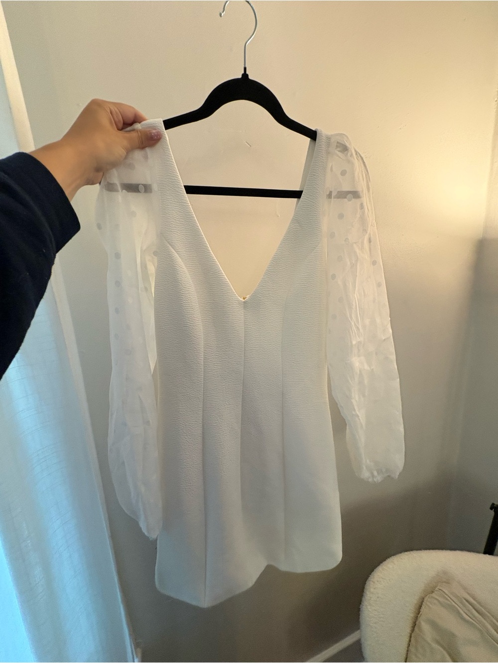 Women's White V-Neck Puff Sleeve Top
